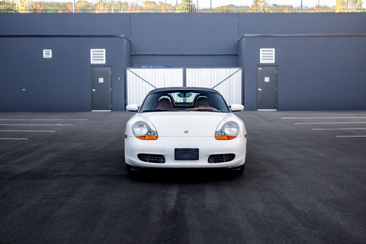 White Porsche 986 Boxster auction gallery photograph 56