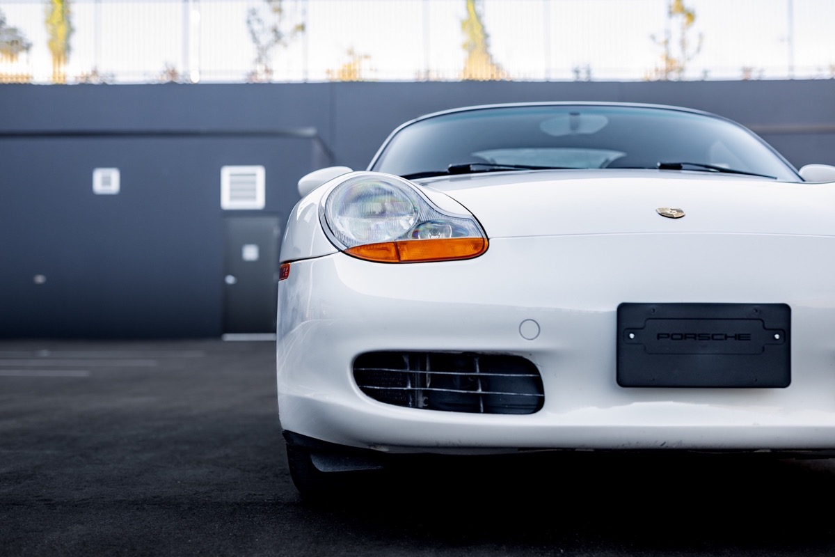 White Porsche 986 Boxster auction gallery photograph 47