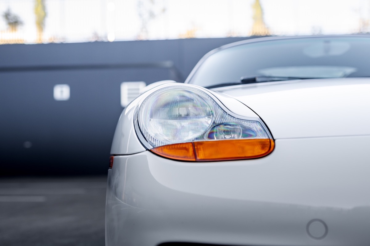 White Porsche 986 Boxster auction gallery photograph 34