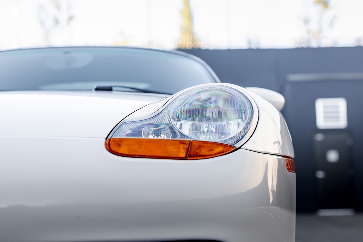 White Porsche 986 Boxster auction gallery photograph 32