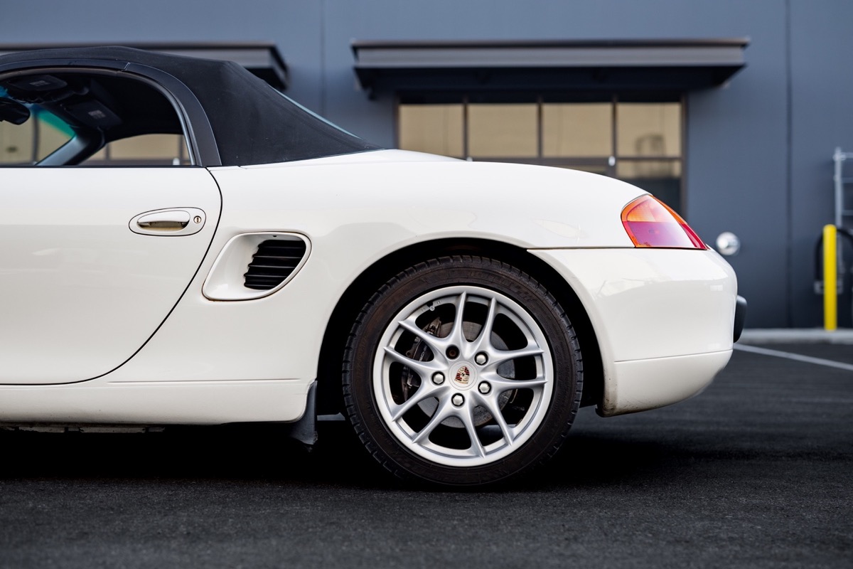 White Porsche 986 Boxster auction gallery photograph 54