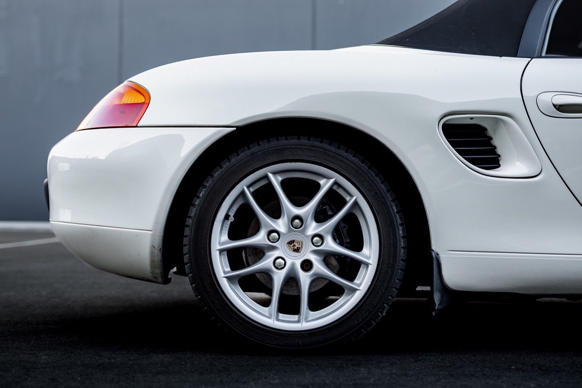 White Porsche 986 Boxster auction gallery photograph 43