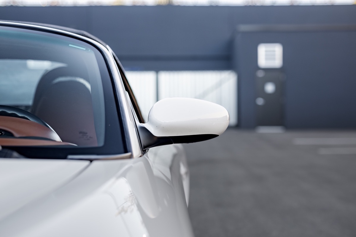 White Porsche 986 Boxster auction gallery photograph 40