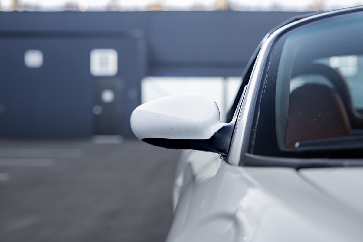 White Porsche 986 Boxster auction gallery photograph 39