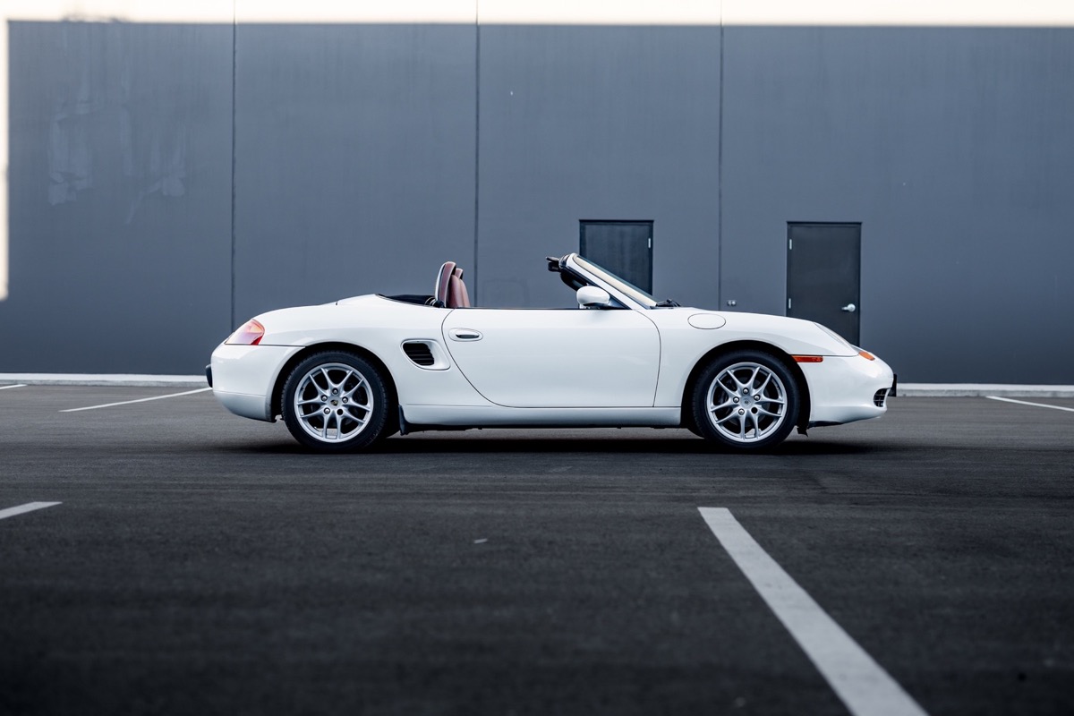 White Porsche 986 Boxster auction gallery photograph 14