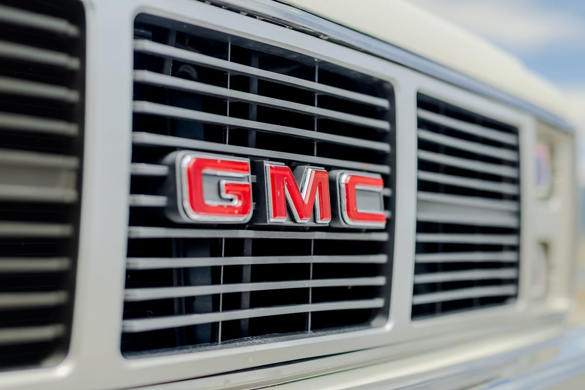 GMC Sierra Classic restomod auction gallery photograph 13