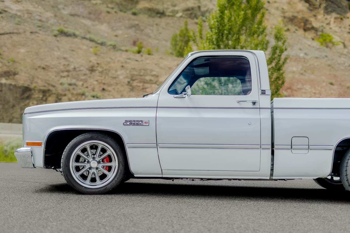 GMC Sierra Classic restomod auction gallery photograph 04