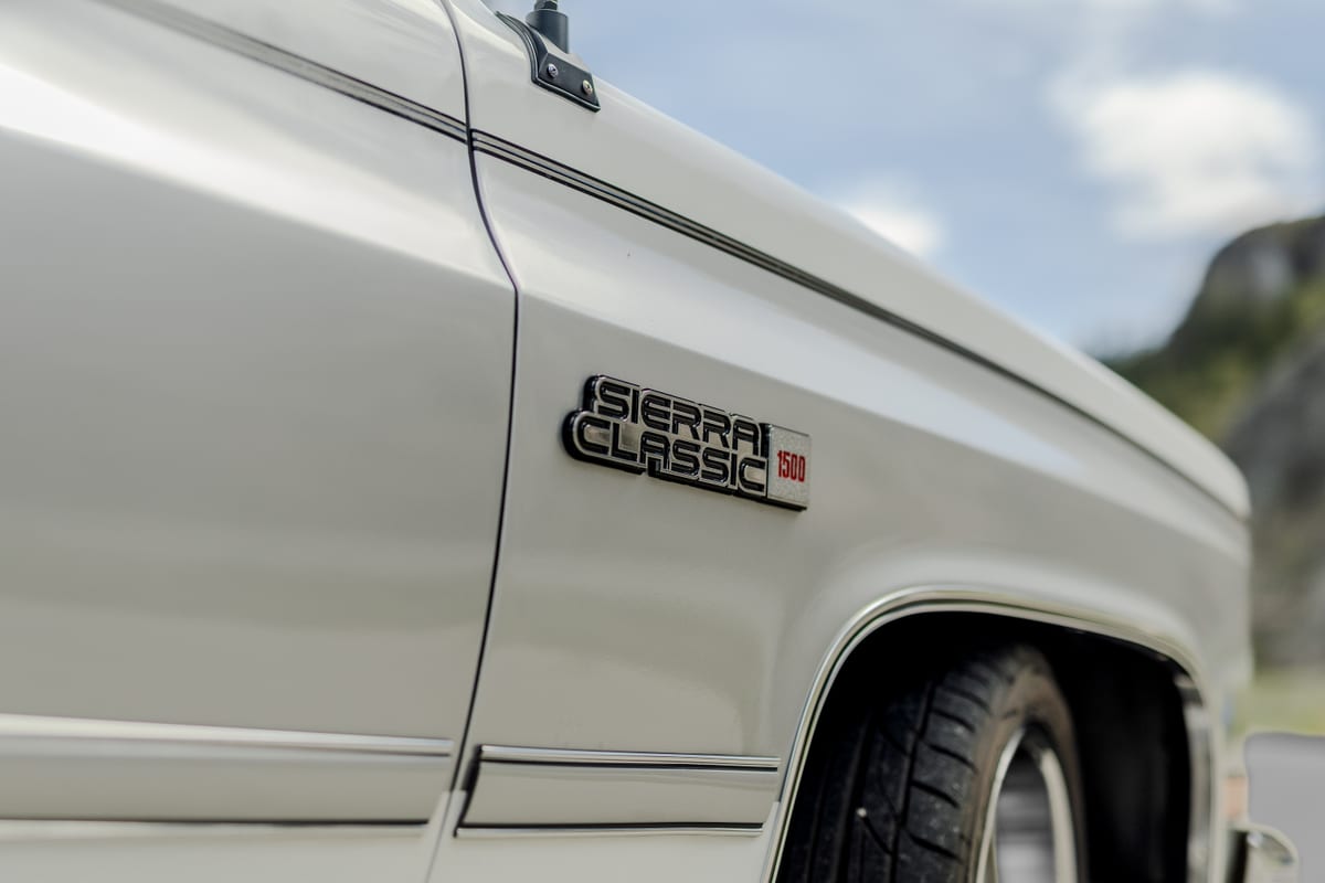 GMC Sierra Classic restomod auction gallery photograph 15