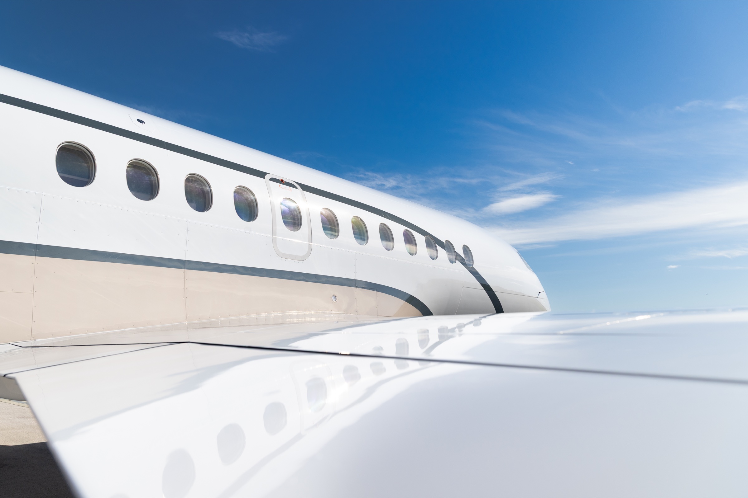 Falcon 900DX fuselage and cabin window exterior detail