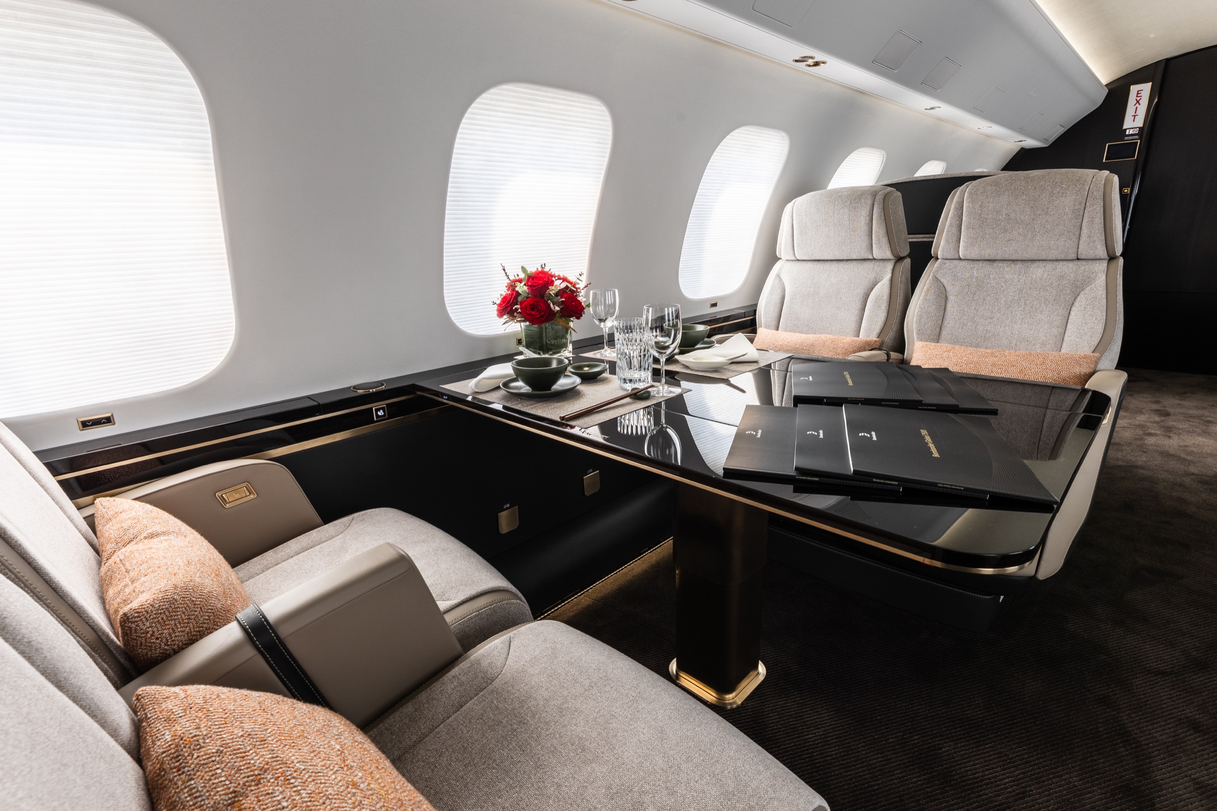 Global 7500 dining and conference suite set for service