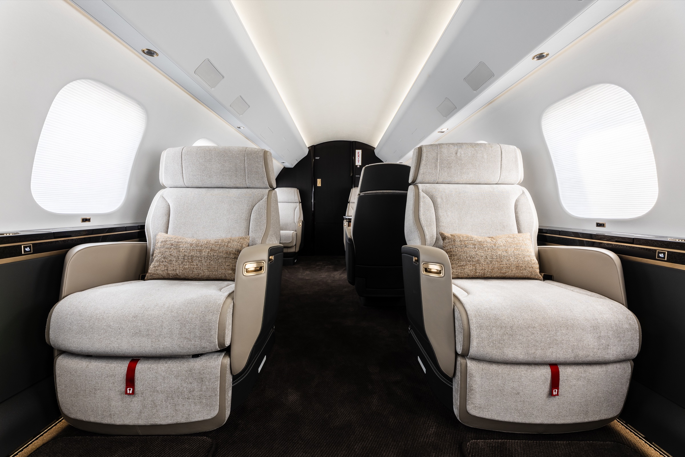 Global 7500 paired club seats viewed from the aisle